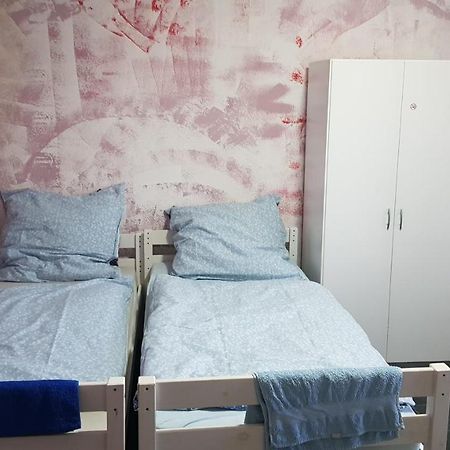 Handwerker Unterkunft Monteurzimmer Mit Gemeinschaftsbad In Brebach 萨尔布吕肯 外观 照片