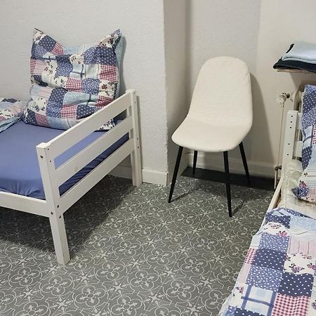 Handwerker Unterkunft Monteurzimmer Mit Gemeinschaftsbad In Brebach 萨尔布吕肯 外观 照片