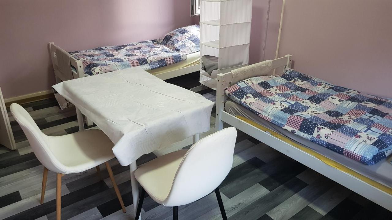 Handwerker Unterkunft Monteurzimmer Mit Gemeinschaftsbad In Brebach 萨尔布吕肯 外观 照片