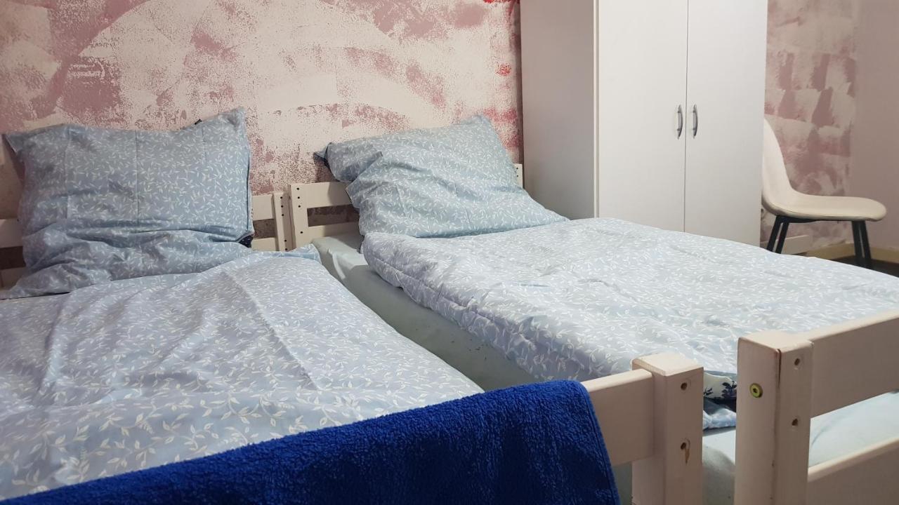 Handwerker Unterkunft Monteurzimmer Mit Gemeinschaftsbad In Brebach 萨尔布吕肯 外观 照片