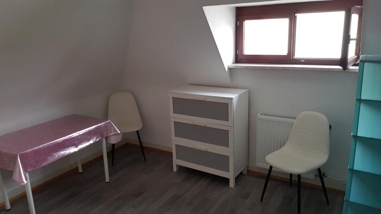 Handwerker Unterkunft Monteurzimmer Mit Gemeinschaftsbad In Brebach 萨尔布吕肯 外观 照片